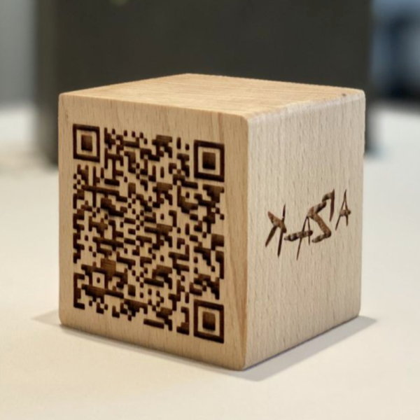 Cubo madera QR