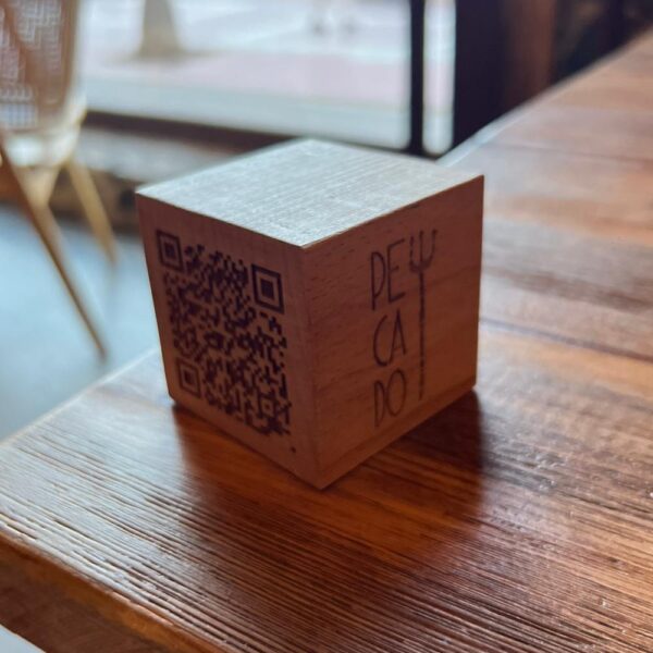 Cubo elegante QR